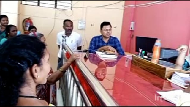 तालुक्यातील शिवापूर बंदर गट ग्रामपंचायत अंतर्गत येणाऱ्या झरी येथील महिलांचे रस्त्यासाठी तहसीलदारांना साकडे,