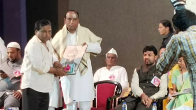 खासदार सुप्रिया सुळे यांच्या उपस्थितीत जिल्हा परिषदेचे सदस्य बस्वराज पाटील कौळखेडकर यांचा गौरव