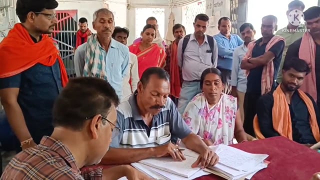 हवेली खड़गपुर थाना परिषद में जनता दरबार का आयोजन किया गया जिसमें अंचलापदाधिकारी संतोष कुमार मौजूद रहे