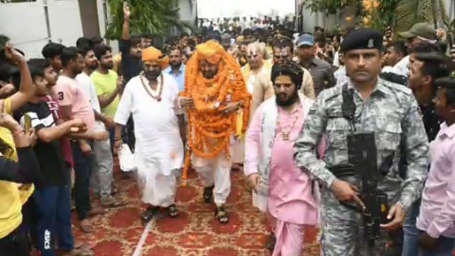 सांसद कैसरगंज बृजभूषण शरण सिंह ने स्वाभिमान यात्रा का नंदिनी नगर से किया शुभारंभ