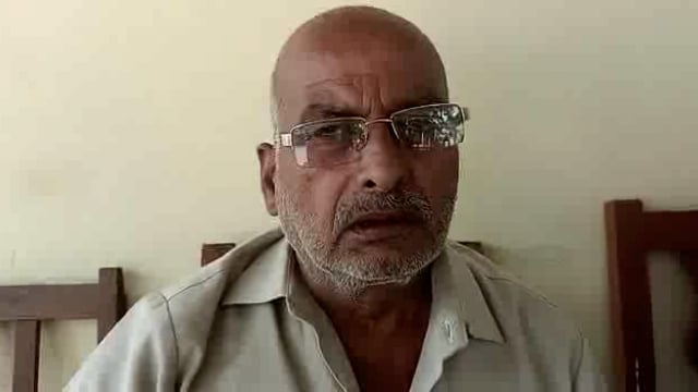 केवरा खुर्द गांव में खड़ंजे पर पड़ोसी द्वारा निर्माण करने का पीड़ित ने लगाया आरोप