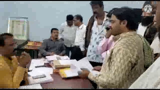 मुस्लिम समाजाच्या भावना दुखावणाऱ्या नुपूर शर्माला कठोर शिक्षा झाली पाहिजे.
   अकोल्यातील मुस्लिम तरुणांनी दिले निवेदन 