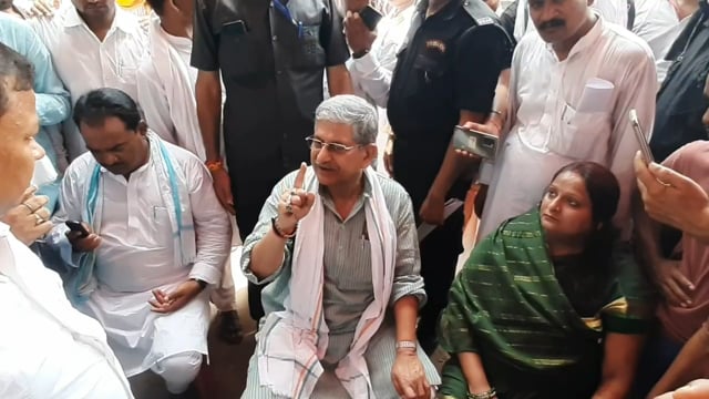 चानन  : चानन प्रखंड क्षेत्र दौरे एवं जनसंवाद कार्यक्रम में मुंगेर सांसद ने सुना ग्रामीणों कि समस्या। 