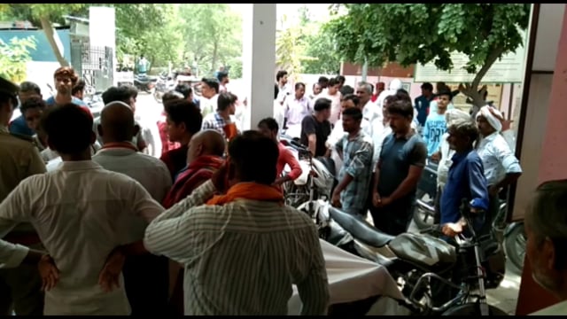 भवानीगढ़ गांव में गैस सिलेंडर फटने से राहगीर की हुई मौत परिजनों में मचा कोहराम