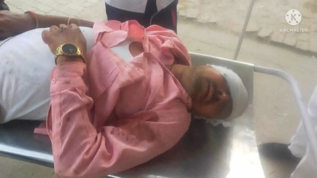 प्रतापगढ़ जिले के बाघराय थाना क्षेत्र के सकरदहा रोड पर बाइक की हुई आमने सामने टक्कर एक की मौत एक प्रयागराज रिफर