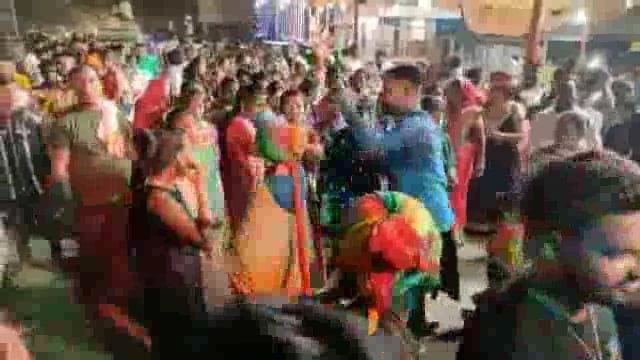 रामसनेही घाट के छोटी हनुमानगढ़ी मंदिर भिटरिया पर वैदिक मंत्रो के साथ हुआ 33 जोड़ो का सामूहिक विवाह 