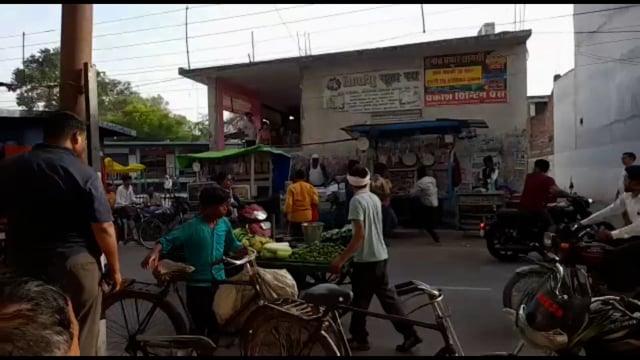 #अमेठी-मामूली बात को लेकर रेहड़ी पटरी पर दुकान लगाने वाले दो दुकानदार भीड़े