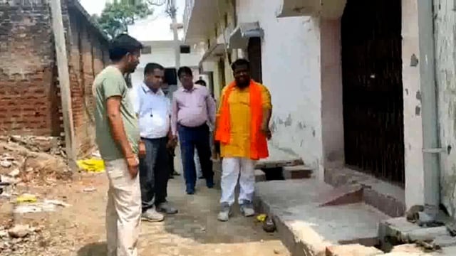 सिद्धार्थनगर जिले के शोहरतगढ मे अतिक्रमण को लेकर नगरपंचायत प्रतिनिधि ने किया भ्रमण 