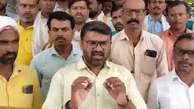 सोमवारपर्यंत हरभरा केंद्र सुरू न केल्यास जिल्हाधिकारी कार्यालयासमोर वाहनांच्या टपावर बसून करणार उपोषण; किशोर ढगे