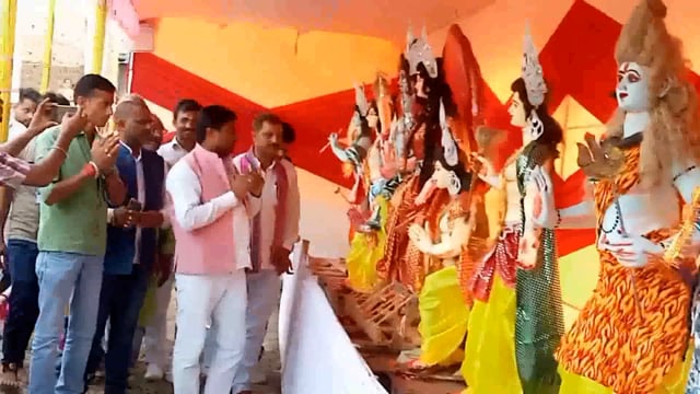 नारायणपुर त्रिभुवन विगहा में शुरू हुआ 10 दिवसीय 1008 परशुराम दास जलहारी महायज्ञ 



जाप प्रदेश अध्यक्ष माननीय राजू दानवी