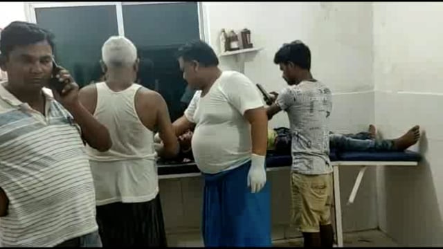 सालेहपुर महेशपुर मध्य विद्यालय के निकट ट्रैक्टर ने बाइक को रौंदा बाइक चालक की मौत, दो जख्मी