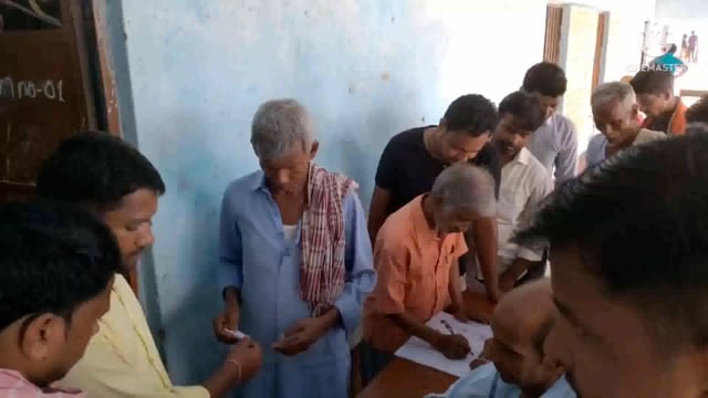 बेलहर पंचायत के वार्ड संख्या -07 से  वार्ड सचिव राजीव कुमार को 41 वोटों से मिली जीत