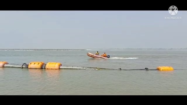 सरयूनदी में चल रहे शील्डड्रेजिंग कार्य मे बाढ़ खंडअधिकारियों की बड़ी लापरवाही आई सामने नहाते समय सुपरवाइजर नदी में डूबा 