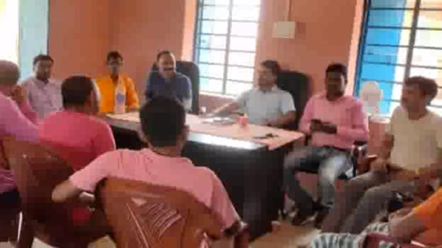 रहटा पंचायत भवन में कृषि विभाग के द्वारा किसानों के साथ एक बैठक आयोजित की। बैठक की अध्यक्षता मुखिया राजेश रंजन ने की