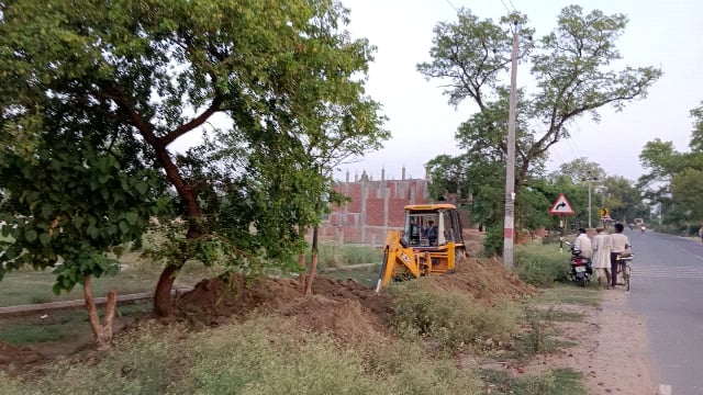 रामसनेही घाट के दरियाबाद नगर में नाला निर्माण में जबरदस्त मनमानी। 350 मीटर की जगह 275 मीटर की फिराक में कार्यदाई संस्था