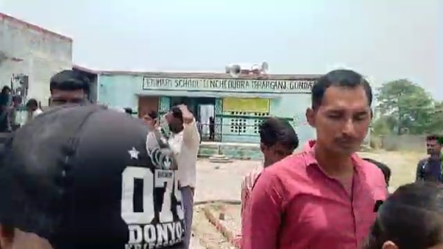 तरबगंज गोंडा काया माटी संस्था की टीम पहुंची सिगहा चंद्र वृक्षारोपण कर लोगों को किया जागरूक