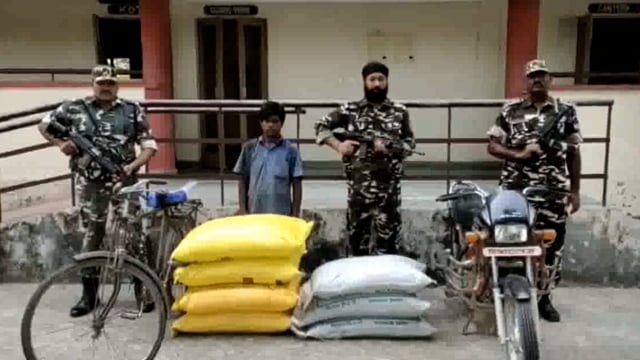 सिद्धार्थनगर पकडिहवा बार्डर के पास एसएसबी के जवानों प्रतिबंधित उर्वरक की तस्करी करते समय 1 तस्कर को किया गिरफ्तार 