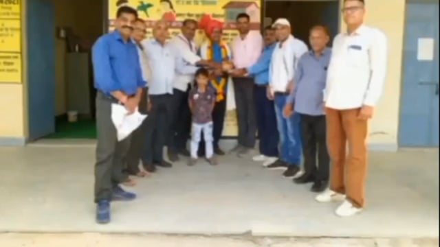 मांगरोल उपखंड के तिसाया  गांव में सेवा नियुक्त होने पर अध्यापक को दी बधाई