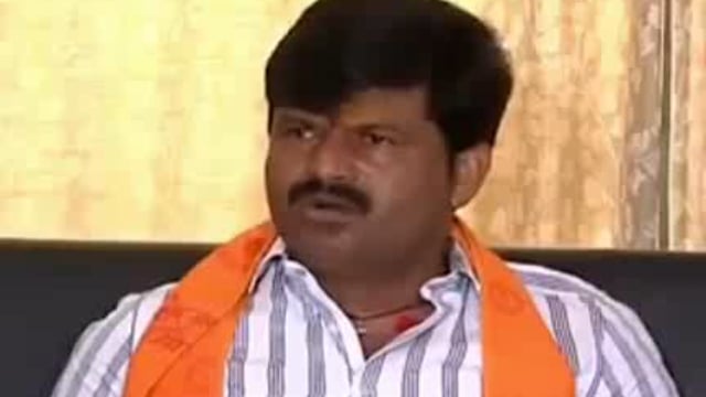 पडळकराची अवलाद आहे म्हणूनच पवारांना नडतो