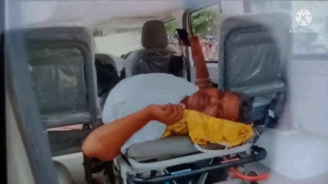 सड़क हादसे में गिरकर किसान सलाहकार का पैर टूटा, सदर अस्पताल रेफर