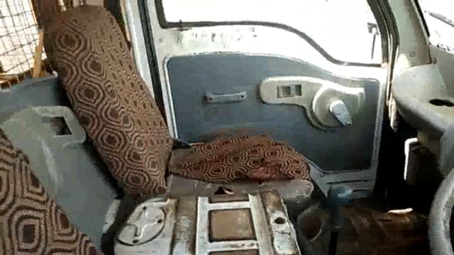 कोणत्या शाळेत झाली  इतकी भयंकर तोडफोड?