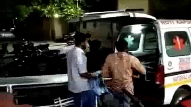 शहरात एक अनोळखी व्यक्ती रक्ताच्या थरोळ्यात जखमी अवस्थेत आढळून आला