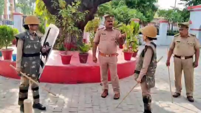 पुलिस अधीक्षक संतोष कुमार मिश्रा के निर्देशन में थाना नवाबगंज पर हुआ बलवा ड्रिल का अभ्यास