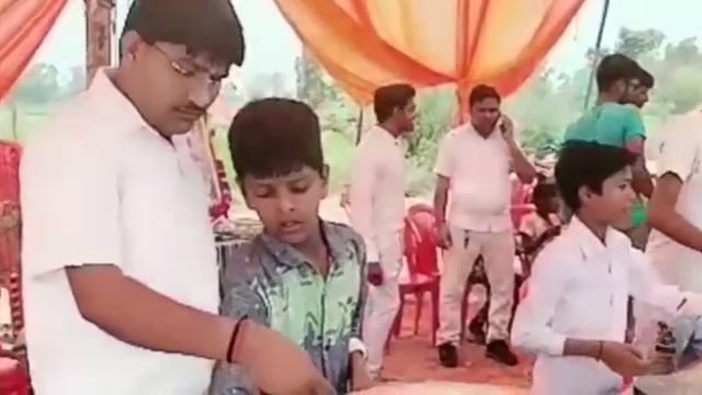 आशुतोष नेत्र केंद्र द्वारा बड़े मंगल के अवसर पर भिलवल चौराहे पर विशाल भंडारे का किया आयोजन