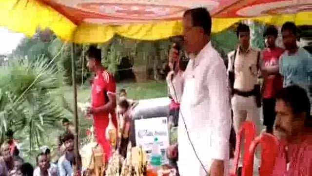 प्रखंड के दाहाविगहा खेल मैदान में आयोजित फुटबॉल टूर्नामेंट में हिलसा ने दाहाविगहा को 9-1 से किया पराजित