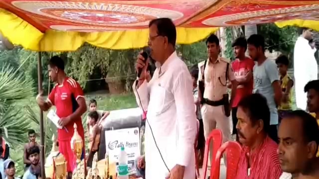 प्रखंड के दाहाविगहा खेल मैदान में आयोजित फुटबॉल टूर्नामेंट में हिलसा ने दाहाविगहा को 9-1 से किया पराजित