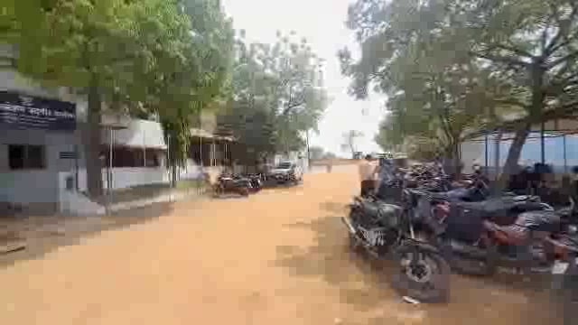 अंबिका कॉलनी येथे अज्ञात चोरट्याने घर फोडले 13 लाख 50 हजार रुपयांचे सोन्याचे दागिने पळविले