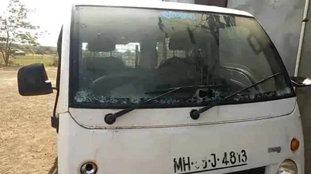 कोणत्या शाळेत झाली  इतकी भयंकर तोडफोड?