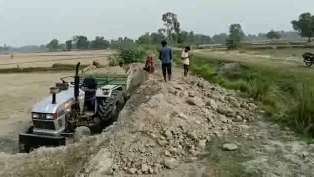 हैदरगढ़ क्षेत्र के टिकरी माइनर पर हो रहा मिट्टी का अवैध खनन,वीडियो वायरल होने के बाद जागा प्रशासन