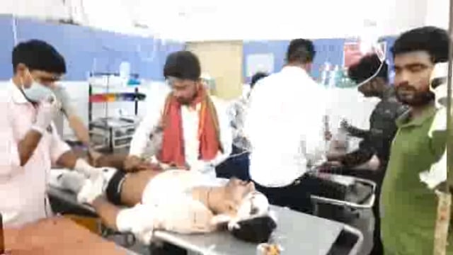 अंबा संडा रोड में दो बाइक की टक्कर में दो युवक हुए घायल, गंभीर हालत में एक को किया गया रेफर