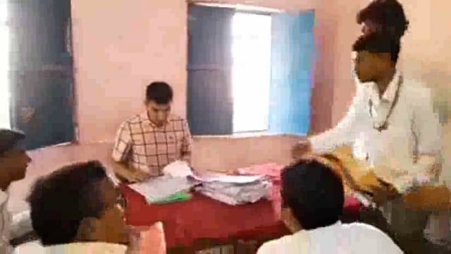 विशेष सर्वेक्षण शिविर का एसडीएम ने लिया जायजा