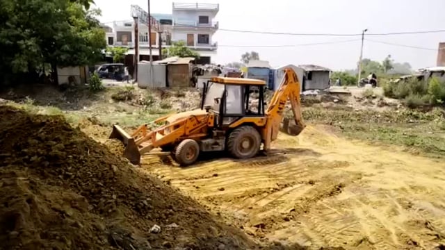 जिलाधिकारी के निर्देश पर कस्बा फतेहपुर में शुरू हुआ तालाबों के साफ-सफाई व सौंदर्यीकरण का कार्य
