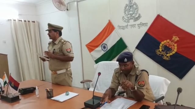 यातायात माह को लेकर स्कूल प्रबधको के साथ पुलीस लाइन सभागार में की गई बैठक