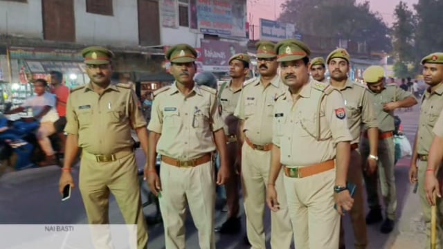 कुर्सी थाना पुलिस ने पैदल गस्त कर चलाया सघन वाहन चेकिंग अभियान,कई वाहनों कर काटे चालान