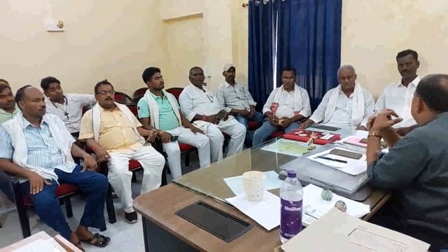 पेय जल समस्या में सुधार को लेकर बीडीओ ने मुखिया,तकनीकी सहायक व पंचायत सचिव के साथ की बैठक