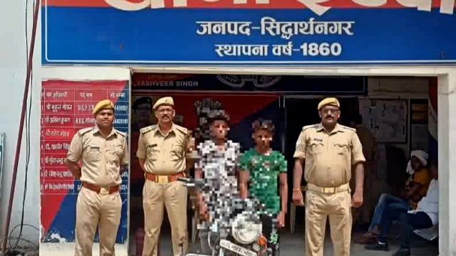 इटवा पुलिस ने चेकिंग के दौरान  पटना तिराहा से दो बाइक चोरो को पकड़ा।