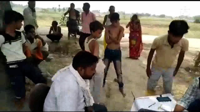 घरौनी का सर्वेक्षण कार्य हुआ शुरू, लेखपाल ने ग्रामीणों से ली जानकारी।।