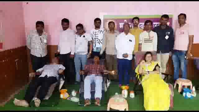 शहरात माहेश्वरी शोभायात्रेत युवा युवतींचा मोठा सहभाग