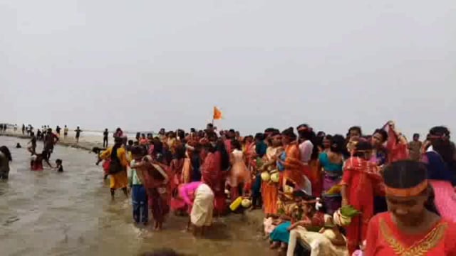 मूर्ति की प्राण प्रतिष्ठा को लेकर निकाली गई कलश शोभायात्रा