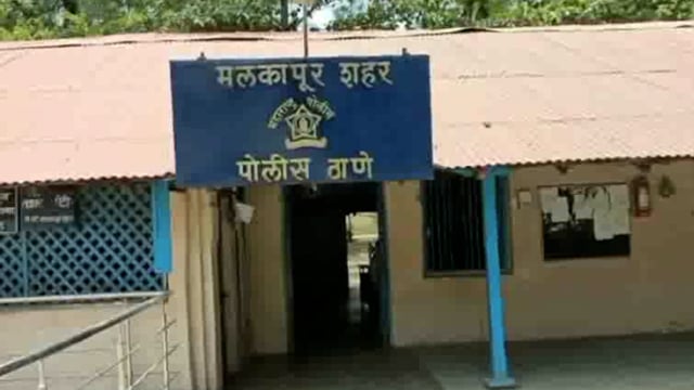 मलकापुरात 42 किलो गांजा आरोपी सह वाहन घेतले पोलिसांनी ताब्यात