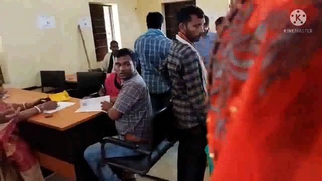 विकलांग लोगों के लिए यूपीआईडी कार्ड बनाने हेतु प्रखंड सभागार में शिविर आयोजित