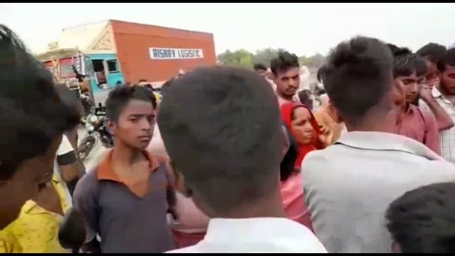 वाहन दुर्घटना में युवक की मौत,ग्रामीणों ने किया मुंजहर मोड़ पर सड़क जाम