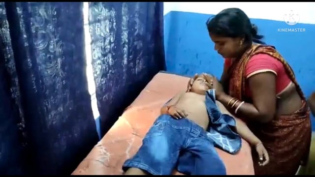 शामपुर थाना क्षेत्र के धपड़ी मोड़ के समीप हाईवा वाहन के टक्कर से एक बच्चा गंभीर रूप से घायल हो 