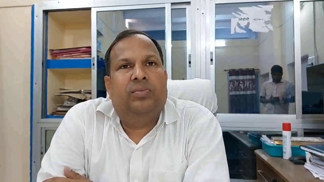 सिरदला प्रखंड में प्रधानमंत्री आवास निर्माण कार्य में धीमी रहने पर बोले वीडियो : डा.राजेश कुमार दिनकर
