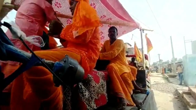 चानन  : महेशलेटा गांव के नवनिर्मित शिव मंदिर में प्राण-प्रतिष्ठा के प्राण मूर्ति को कराया गया नगर भ्रमण। 