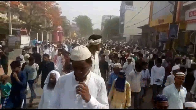 नुपूर शर्मा-नवीन जिंदल के बयान का वैश्विक विरोध, सड़क पर हजारों की भीड़ ने किया प्रदर्शन...